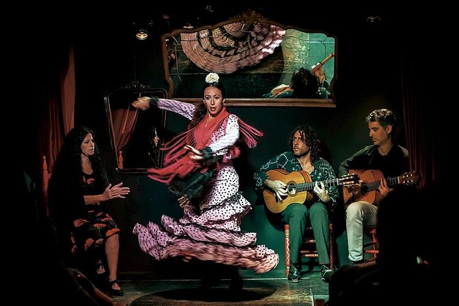 Tapas and Flamenco in Seville - One hour of flamenco before dinner