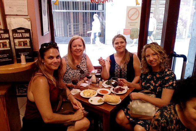 Tapas and history tour ending with churros with chocolate - Tapas in the Austrias neighborhood