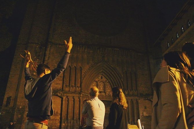 Tapas and Wine Walking Tour in Barcelona - Starting at Plaça de Catalunya at 6:30 pm