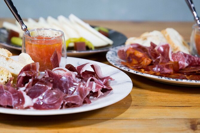 Tapas Dinner and Flamenco Show in Valencia - The walk to the tablao