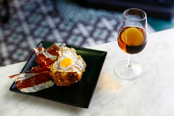 Tapas Food Tour in Jerez de la Frontera - What the guide adds to the walk