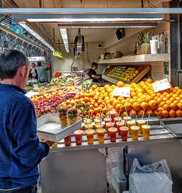 TAPAS GASTRONOMIC TOUR - Llotja de la Seda adds a historic pause