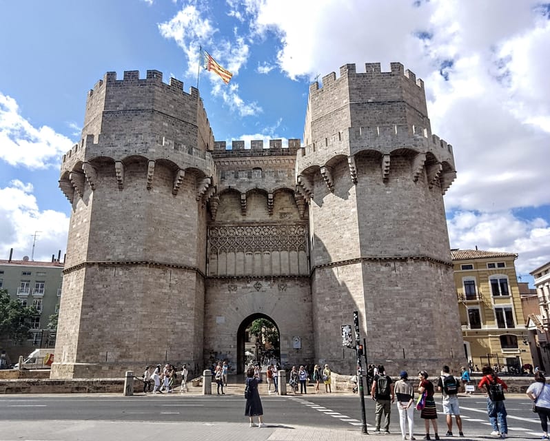 TAPAS GASTRONOMIC TOUR - Torres de Serranos and the last savory stop