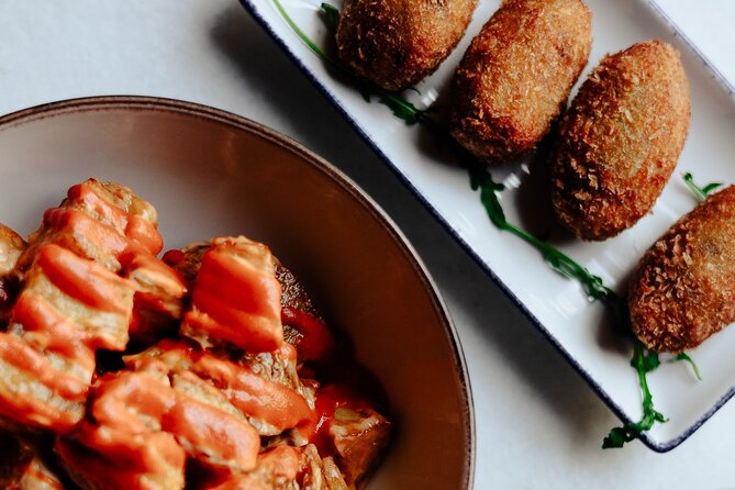 Tapas & Paella Experience | 3 Local places | Meet Travelers - Stop three: Paella Valenciana in Valencia