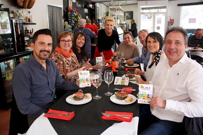Tapas tasting with drinks at Santiago Old Town - Why the small group matters at 8 pm