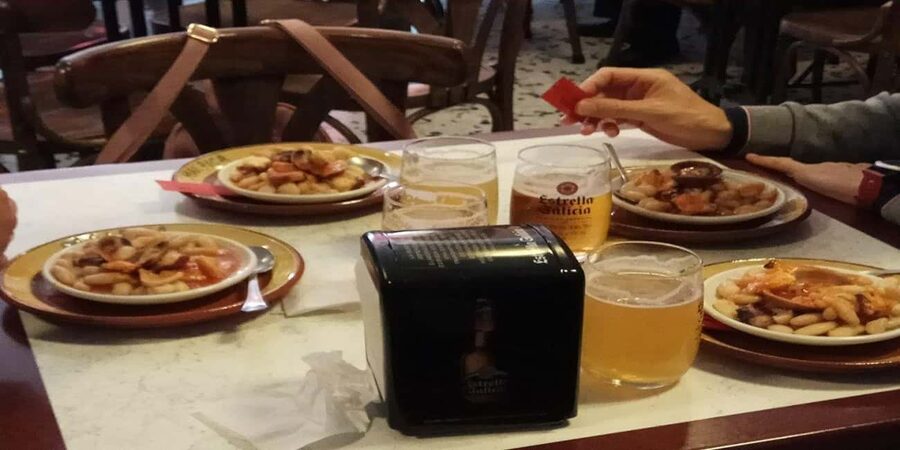 Tapas tasting with drinks at Santiago Old Town - Who should book this Santiago food stop?