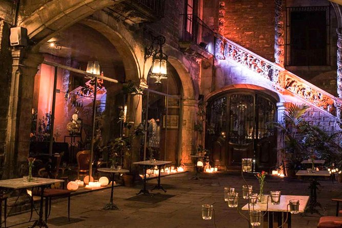 Tapas, Wine and Flamenco Private Tour in Barcelona - Plaça Reial and Gaudí’s lamps