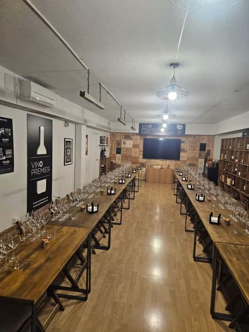 Tasting 3 glasses of wine + 3 tapas - Rosé brings a fruitier middle course