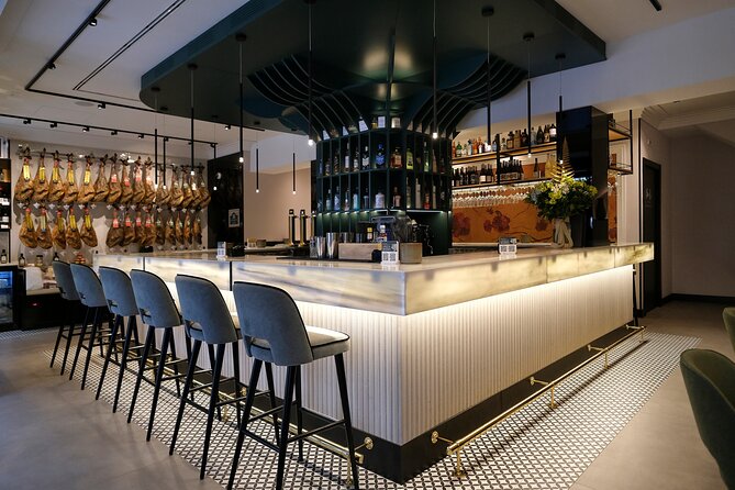 Tasting of Iberian Hams with Wine or Cava Pairing - Understanding the three ham categories