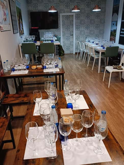 Toledo: Wine, EVOO, and Tapas Tasting - Three wines, three ways to compare La Mancha