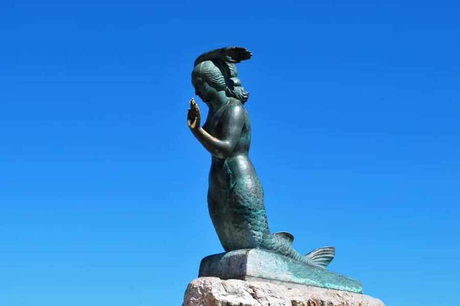 Tour in Sitges ( Bcn): Cultural diversity, tapas and beach - Who will enjoy this Sitges experience most
