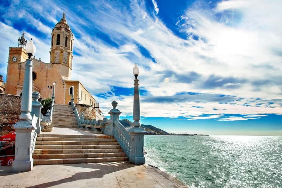 Tour in Sitges ( Bcn): Cultural diversity, tapas and beach - Walking through Sitges, one story at a time