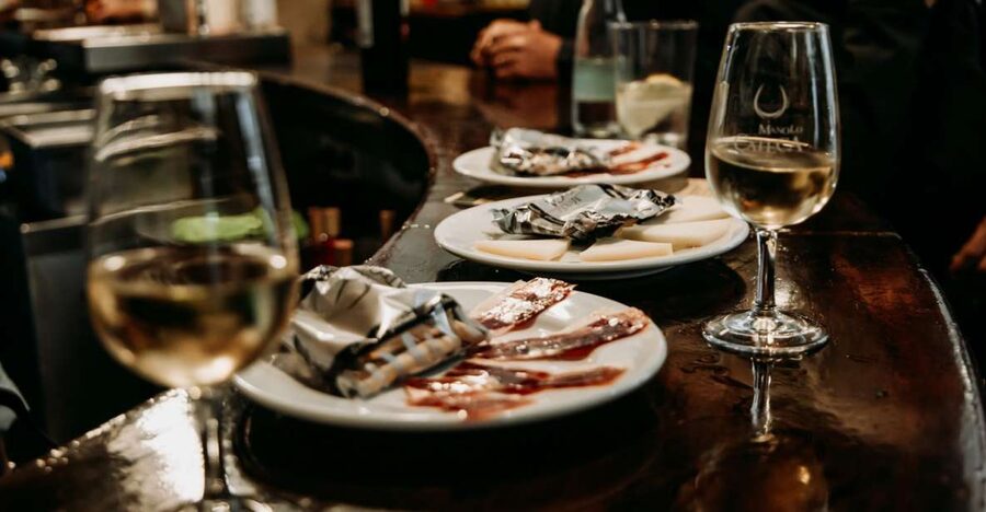 Triana: Authentic Flamenco & Tapas Tour - Meeting at Setas de Sevilla