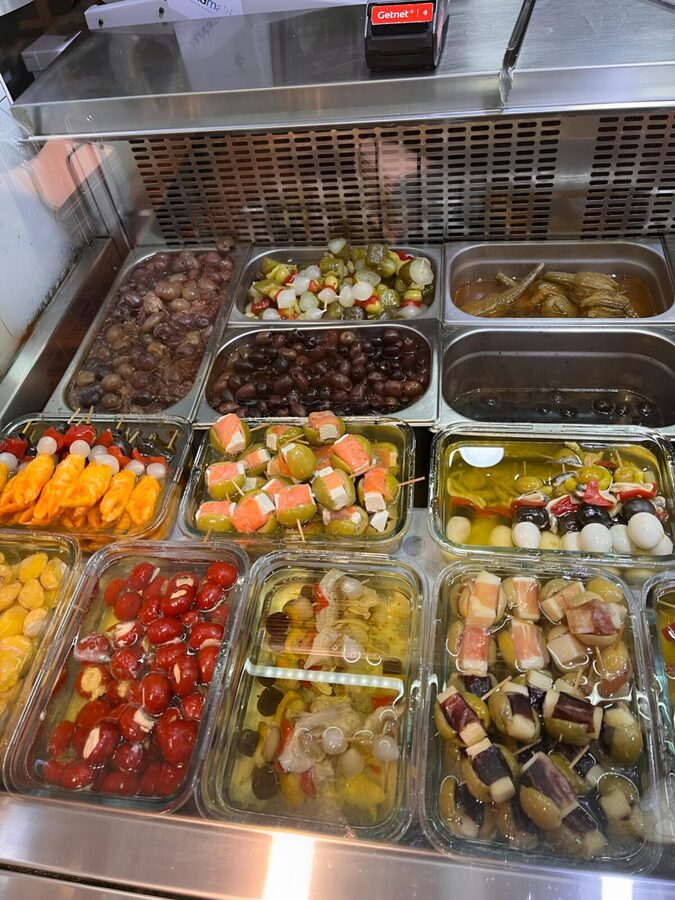 Triana Market Tapas Tour - Guides who connect food with Seville’s past