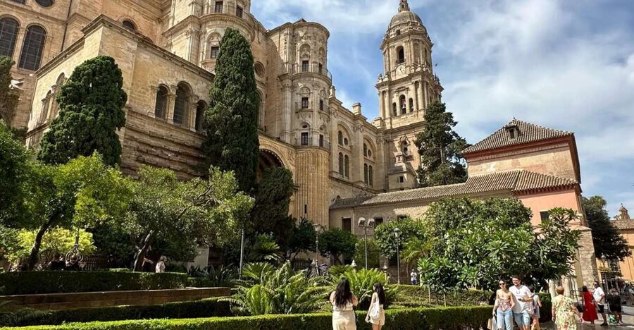 Ultimate Malaga: History and Tapas All Included - Climbing into the Alcazaba Fortress