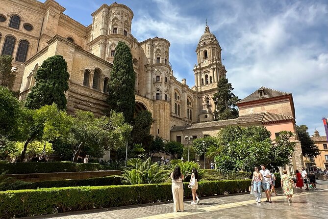 Ultimate Malaga History & Tapas - All Included Full Experience - Tapas, wine, and the timing of lunch