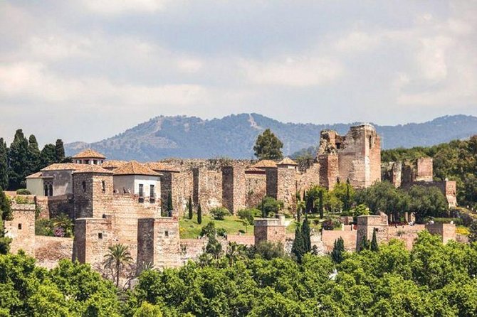 Ultimate Malaga History & Tapas - All Included Full Experience - Inside Málaga Cathedral