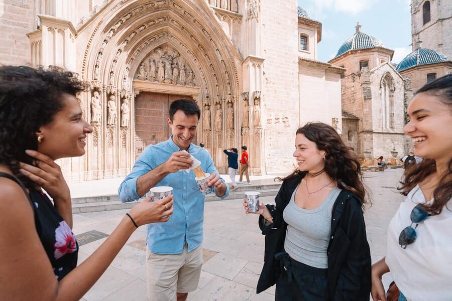 Valencia: Authentic Food Tour with Paella Valenciana - Plaça de la Verge and a short street-food pause