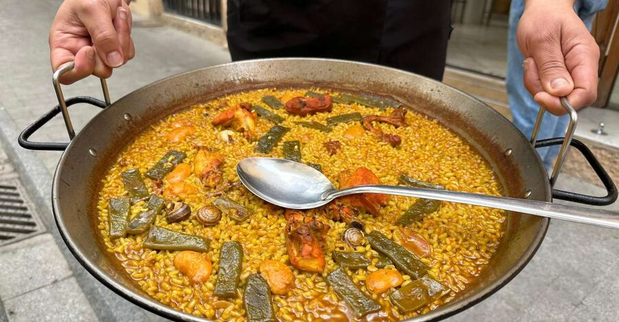 Valencia: Authentic Food Tour with Paella Valenciana - Central Market: Valencia’s best food lesson