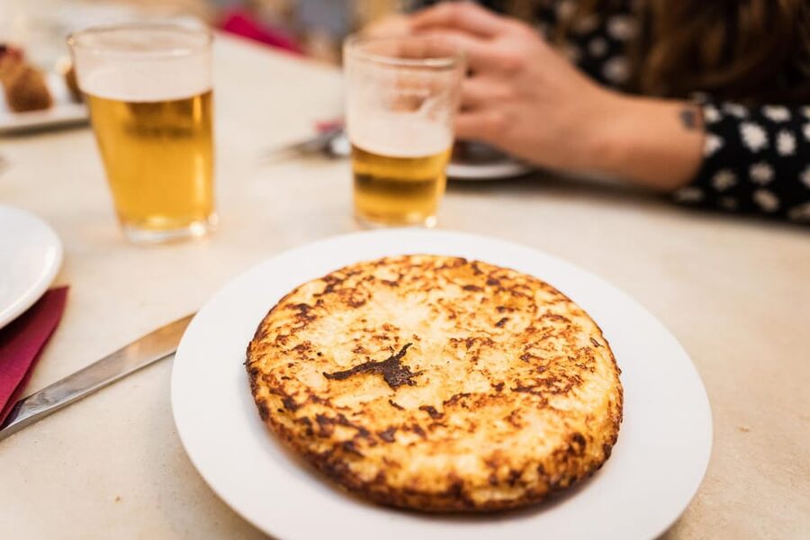 Valencia: Authentic Tapas & Drinks with a Local - Clóchinas, Valencia’s small shellfish specialty
