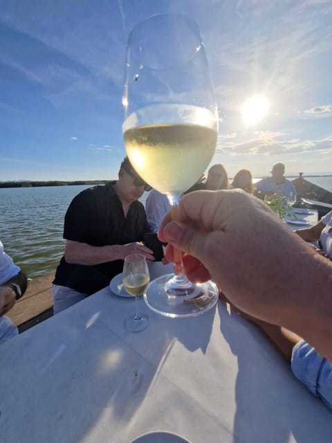 Valencia: Boat Ride with Valencian Wine Tasting & Tapas - How the group size affects the evening