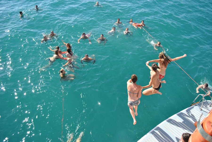 Valencia: Catamaran Cruise, Paella Lunch and Swim Stop - Quick takeaways for your Valencia day