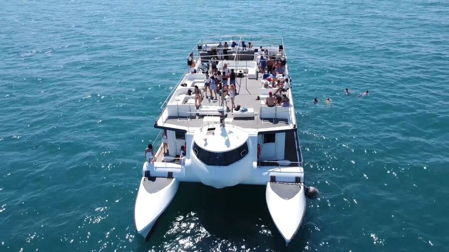 Valencia: Catamaran Cruise, Paella Lunch and Swim Stop - Boarding at the Boramar ticket booth