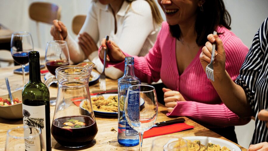 Valencia: Cook and dine on your paella, at 7pm - Starting at La Llarga in Russafa