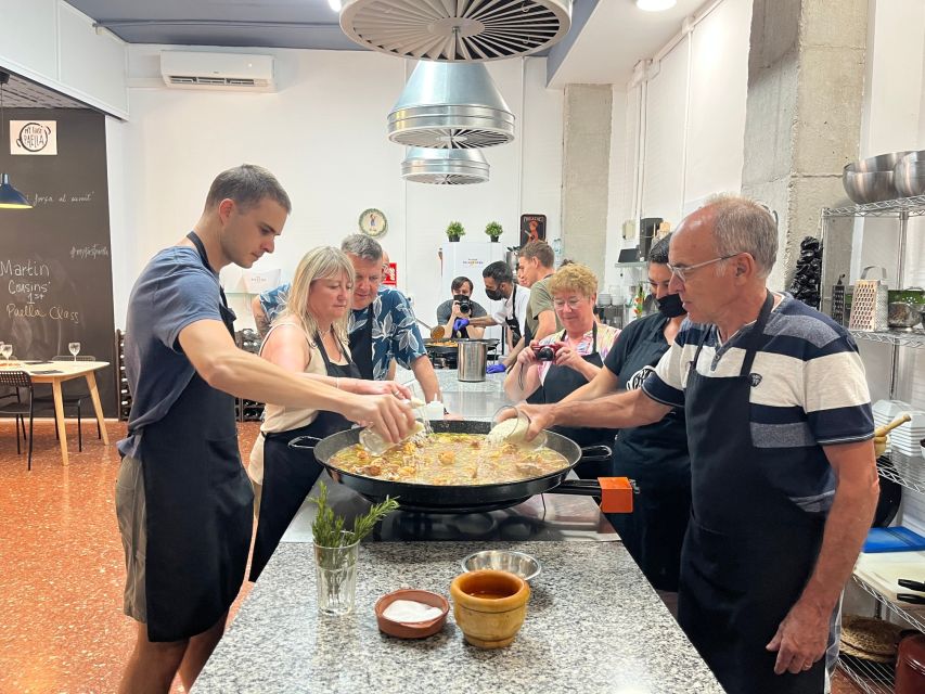 Valencia: Evening Guided Paella Workshop, Tapas, and Drinks - What makes this paella evening worth your time