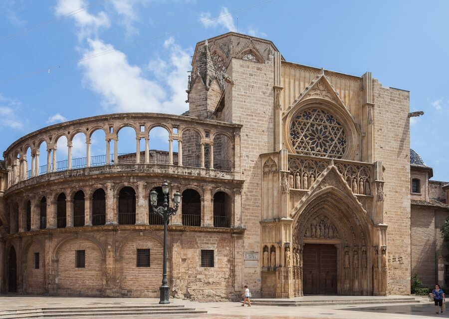 Valencia: Guided City Walking Tour with Tapas Tastings - Key points to know before booking