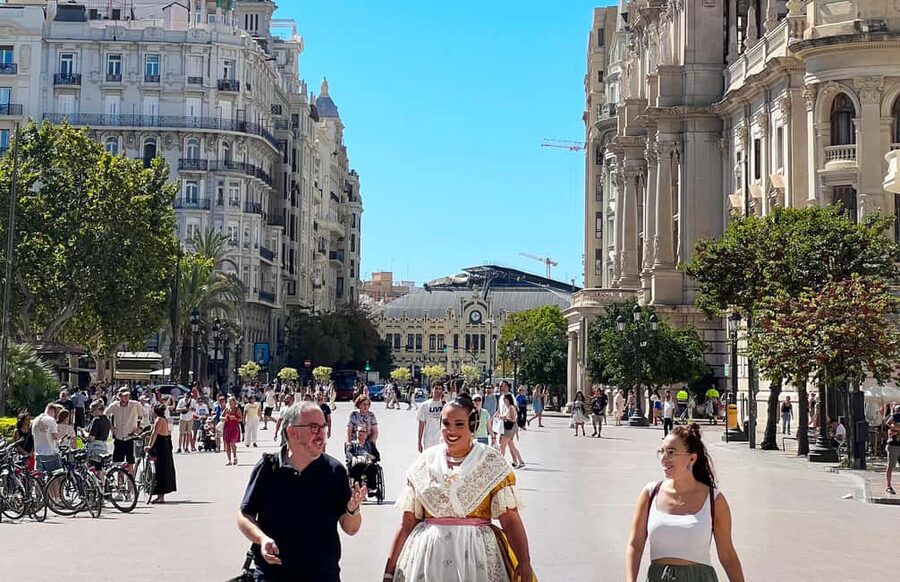 Valencia: Mysteries, Legends, & Local Tapas Experience - Valencia Cathedral and the Holy Grail tradition
