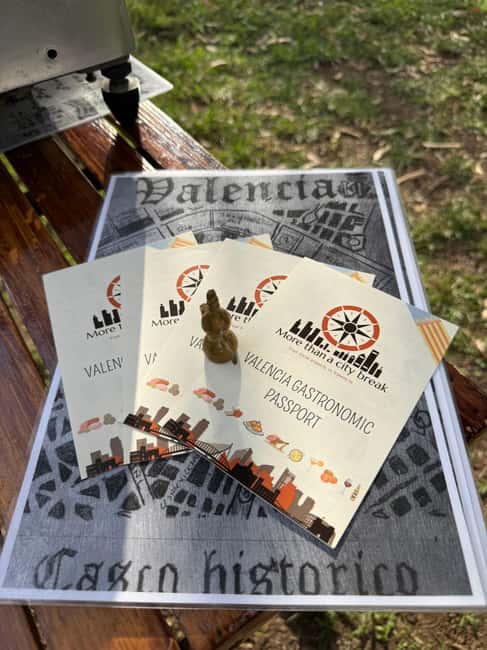 Valencia Old Town flavour walk: tapas & drinks by local - Plaza de la Reina and Plaza Redonda