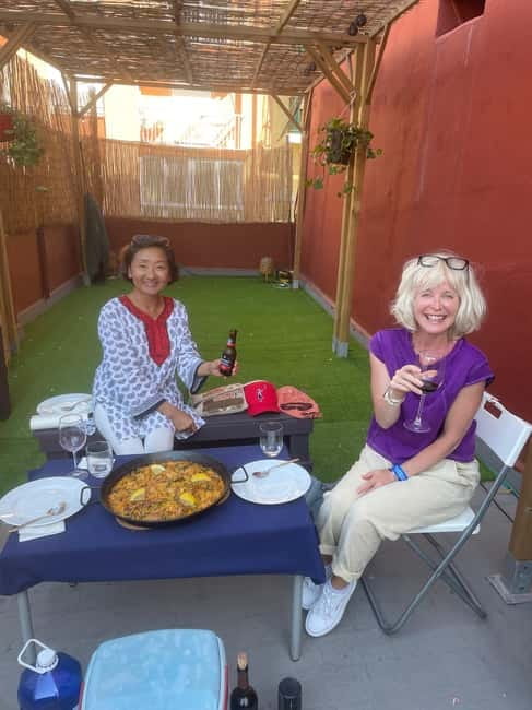 Valencia: Paella Cooking Class with Tapas and Drinks - Who should book this experience?