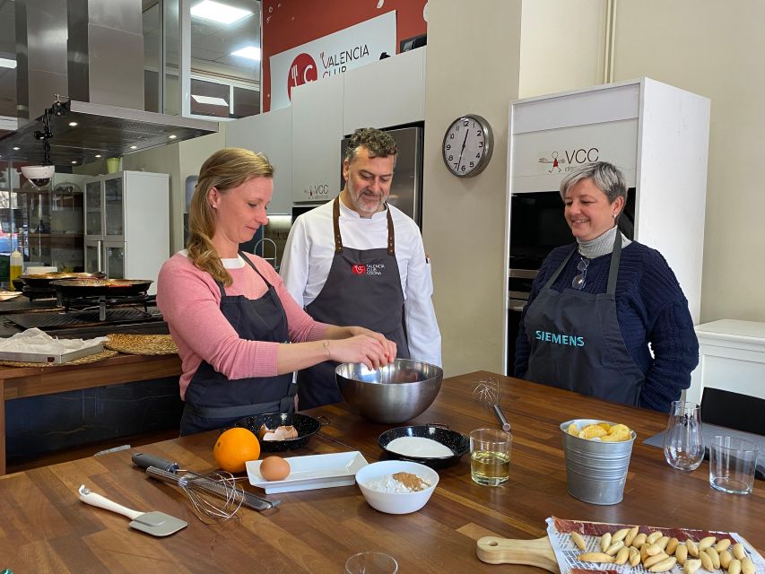 Valencia: Paella Workshop and Algiros Market Visit - Spanish tortilla and coca de llanda