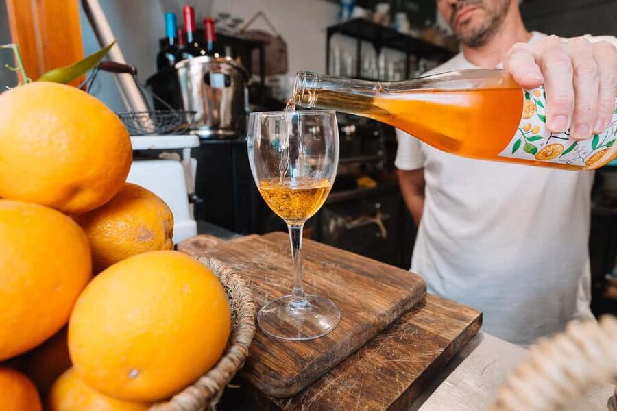 Valencia: Tapas and Drinks Evening Tour - Drinks from wine to mistela