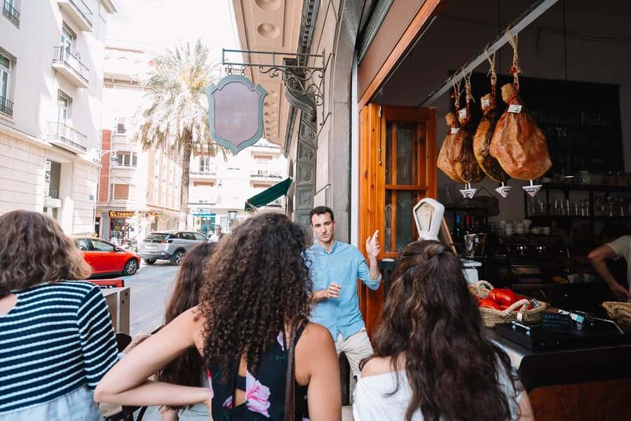 Valencia: Tapas and Drinks Evening Tour - Why the off-center route adds value