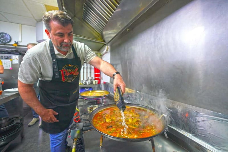 Valencia: Traditional Paella Cooking Class and Dinner - The social side of a group limited to eight
