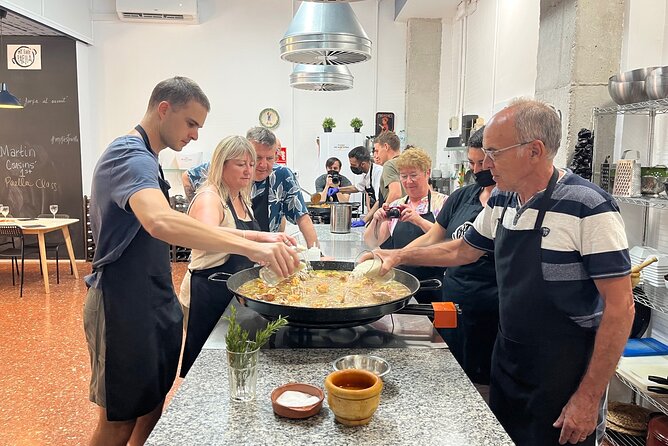 Valencian paella cooking class, tapas and visit to Ruzafa market. - Who should book this paella class?