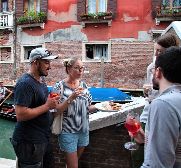 Venice: Local Secrets of Venice Tapas & Wine Walking Tour - Practical details that affect your choice