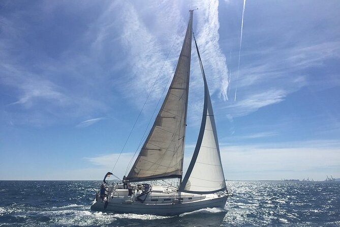 Vermouth in Catamaran A gastronomic experience in Barcelona - Who will enjoy this catamaran most?