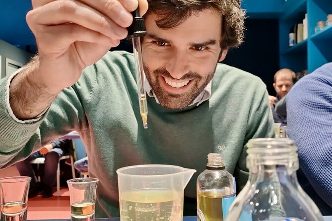 Vermouth Tasting and Crafting in Barcelona - Filling your own 250-cc bottle