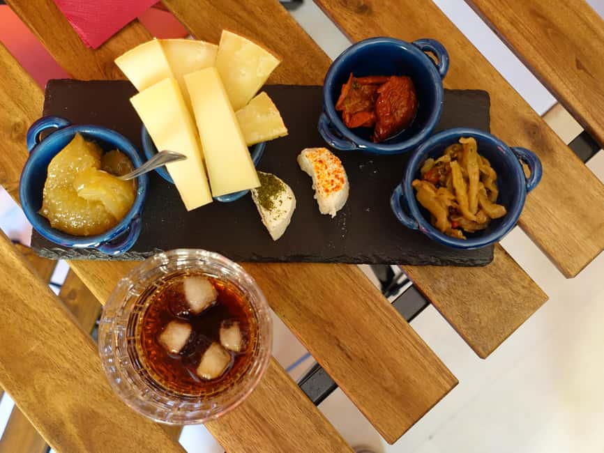 Vermouth Tasting in Turin City Center - Finding the small wine bar near the Royal Palace