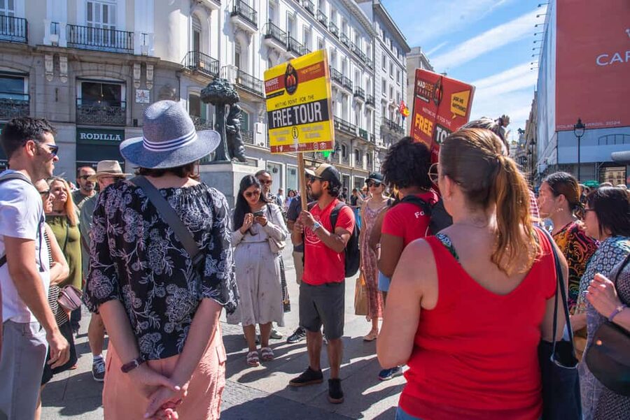 Walking Tour Madrid +Pintxo +Drink - Puerta del Sol and Arenal Street