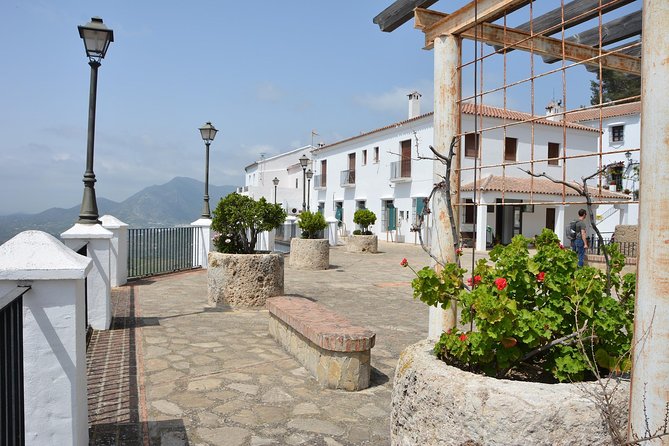 Wine, Tapas & Lake Zahara by e-bike incl Ronda pickup (full day) - What the $165.61 price covers
