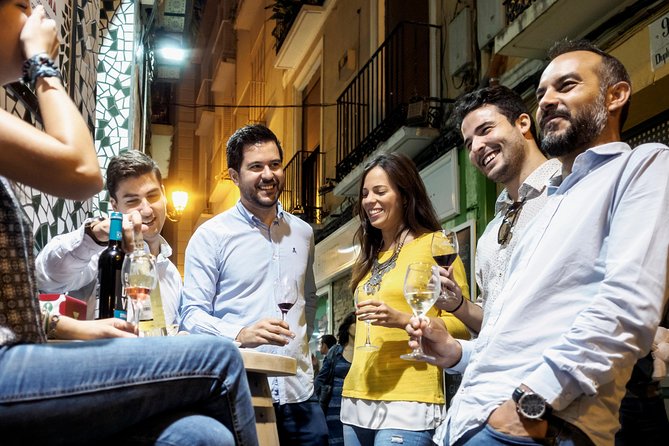 Wine Tasting and Tapas in the ancient Town of Zaragoza - Why El Tubo makes a good setting