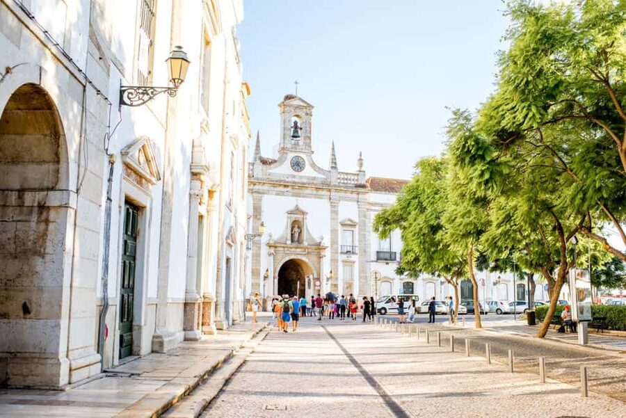 WINE TASTING & TAPAS IN THE HEART OF FARO - Key points before you book