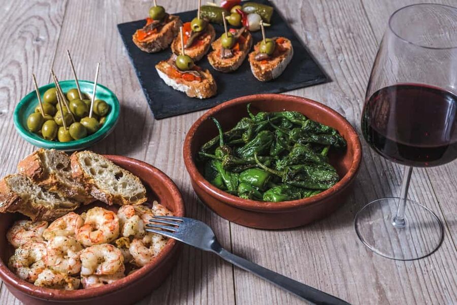 WINE TASTING & TAPAS IN THE HEART OF FARO - What the $115 price really buys